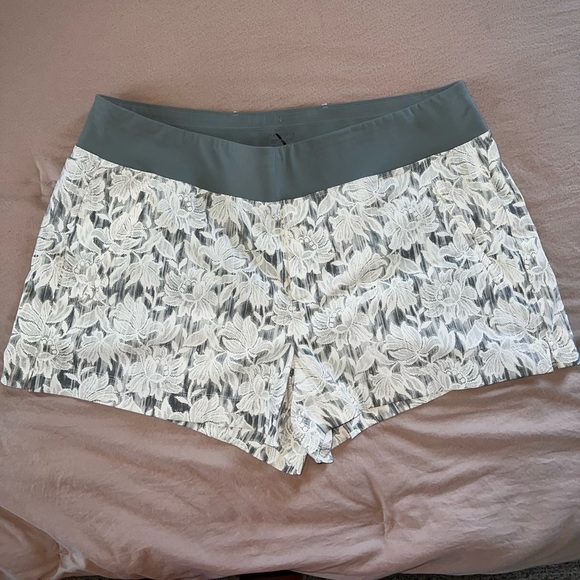 ATHLETA TREKKIE NORTH SHORT 20 NWOT - Picture 9 of 13